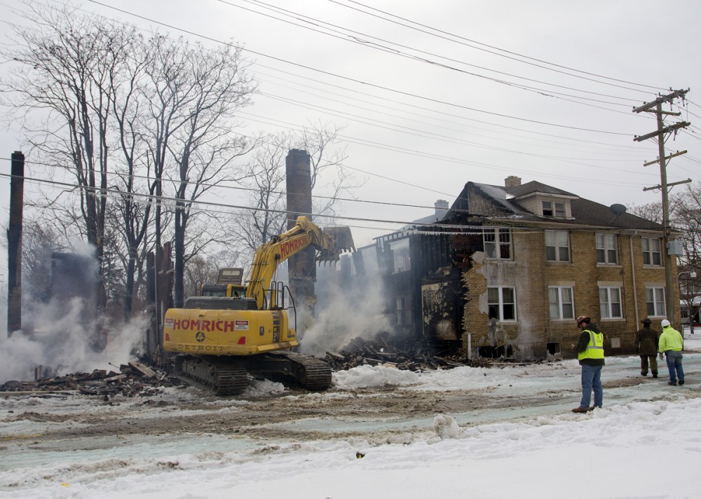 Crews demolish 4110 Beniteau. Steve Neavling/MCM