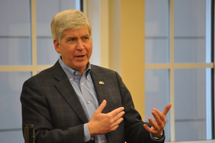 Gov. Snyder accused of deleting Flint e-mails, misleading Congress about water crisis
