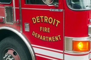 Two Detroit firefighters, civilian injured in crash on east side