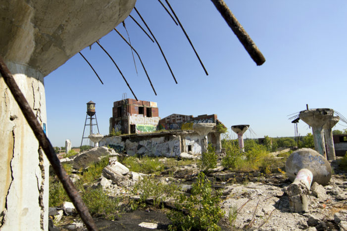 Bidder must pay $1.8 million today to buy Packard Plant