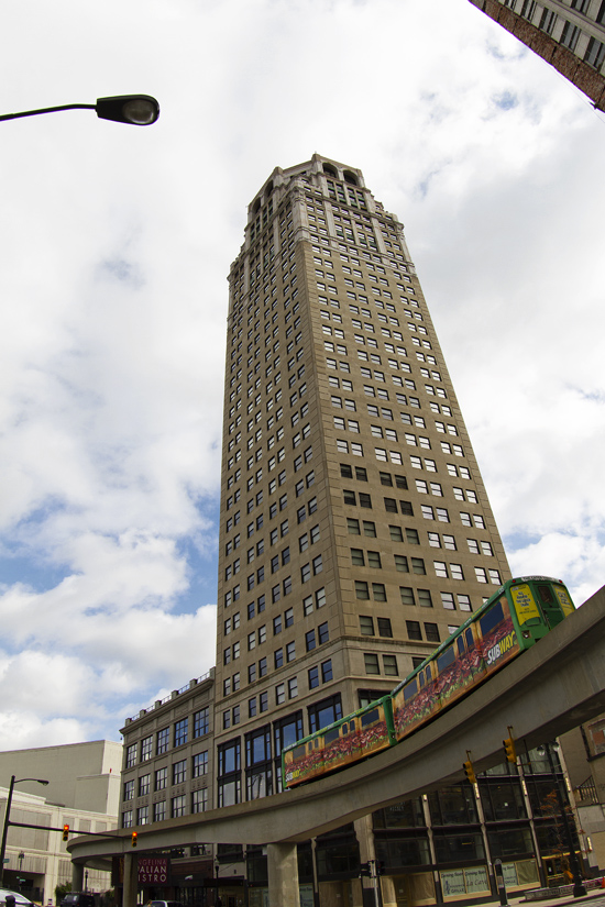 Historic, newly renovated high-rise in Detroit evacuated after pipes burst