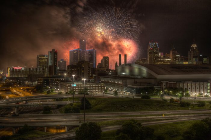 7 incredible photos from Detroit’s fireworks