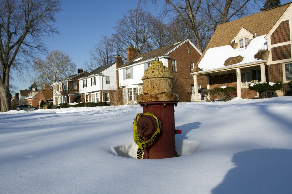 Broken hydrant in front of occupied houses at Stahalin and Eaton. Steve Neavling/MCM