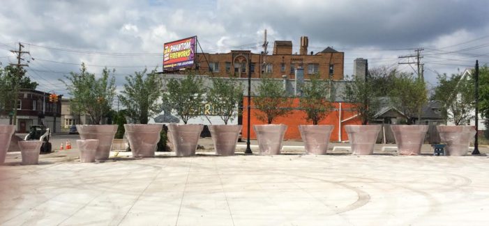 Grosse Pointe Park builds a wall of mammoth potted plants at Detroit’s border