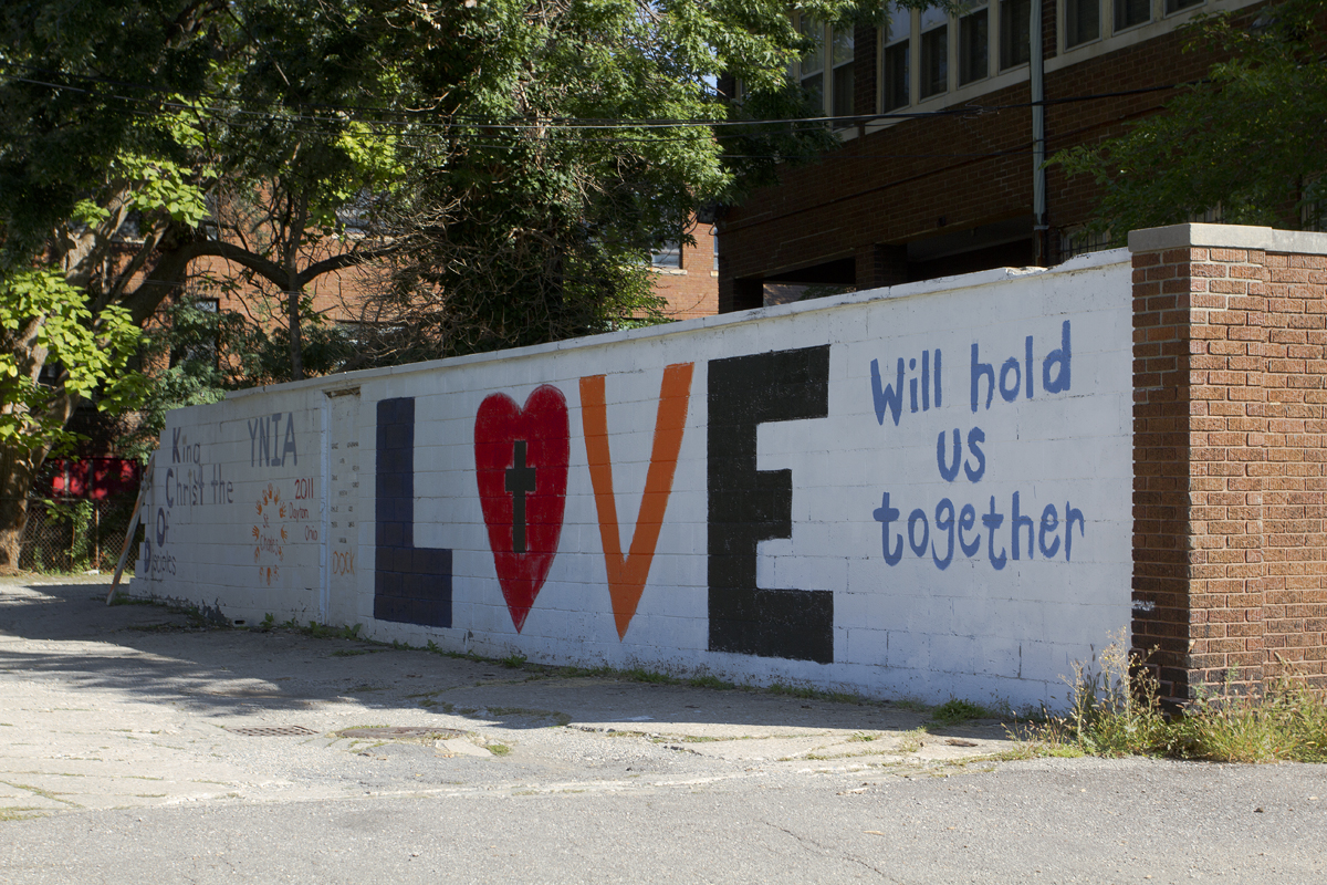 mural Love will hold us together_8288